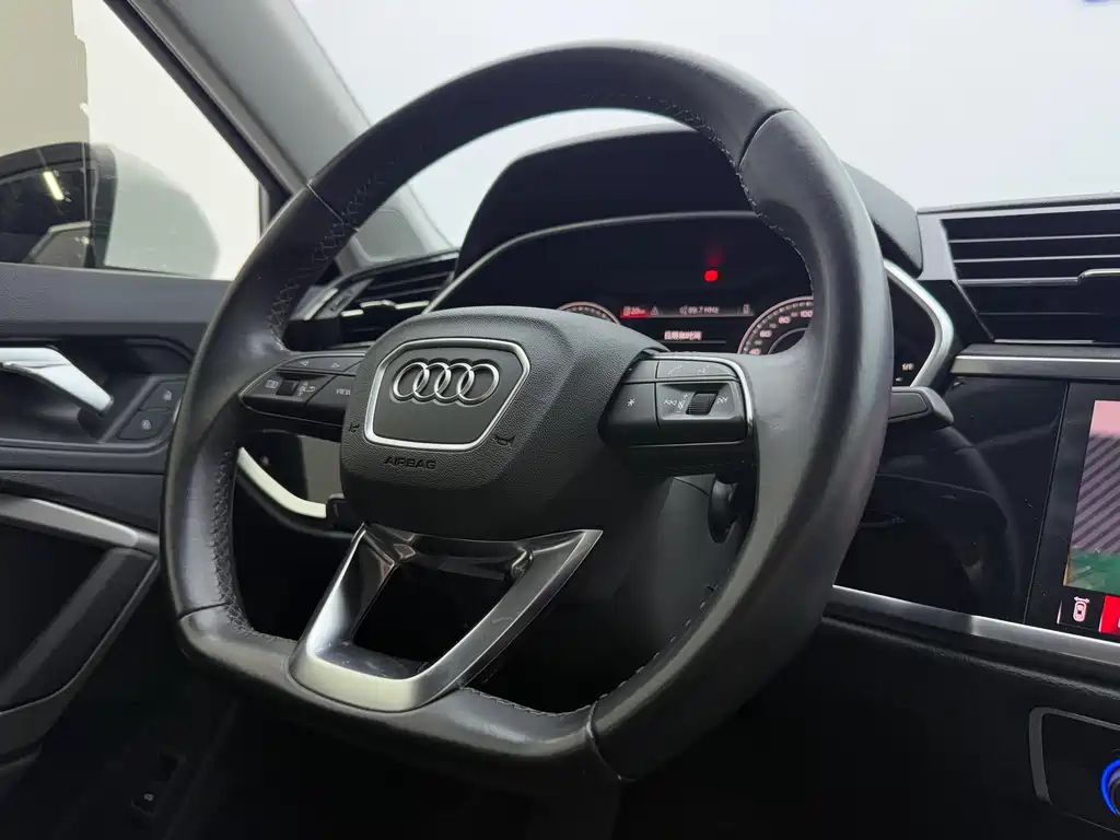 Audi Q3 2023 35 TFSI Stylish Dynamic (1.4T) купить на сайте DeffCars