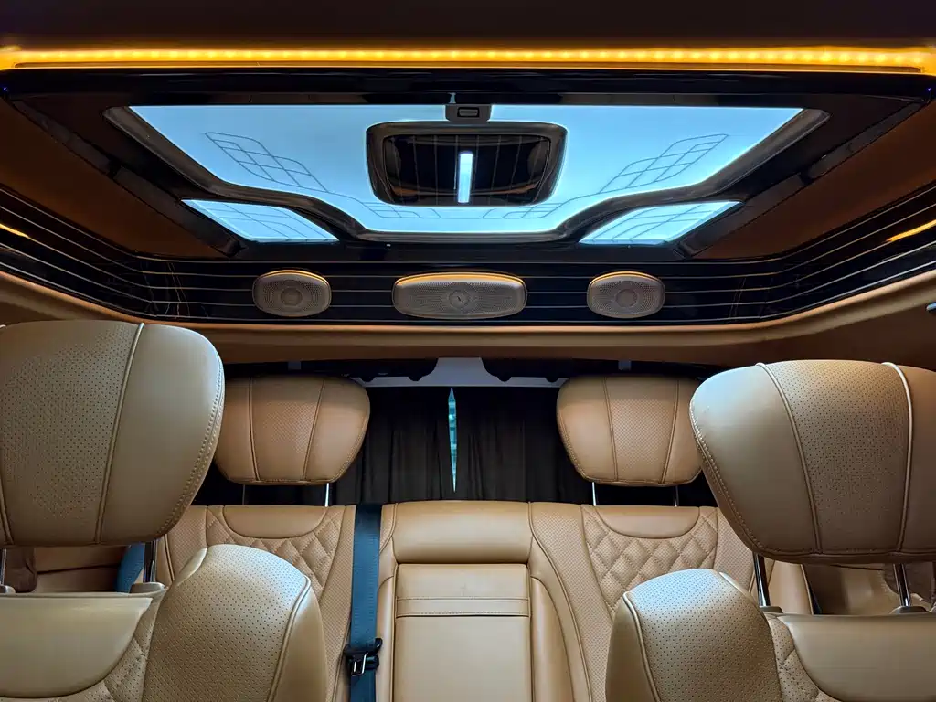 Mercedes-Benz V-Class 2022 V 260 L Long Wheelbase Luxury Edition купить на сайте DeffCars