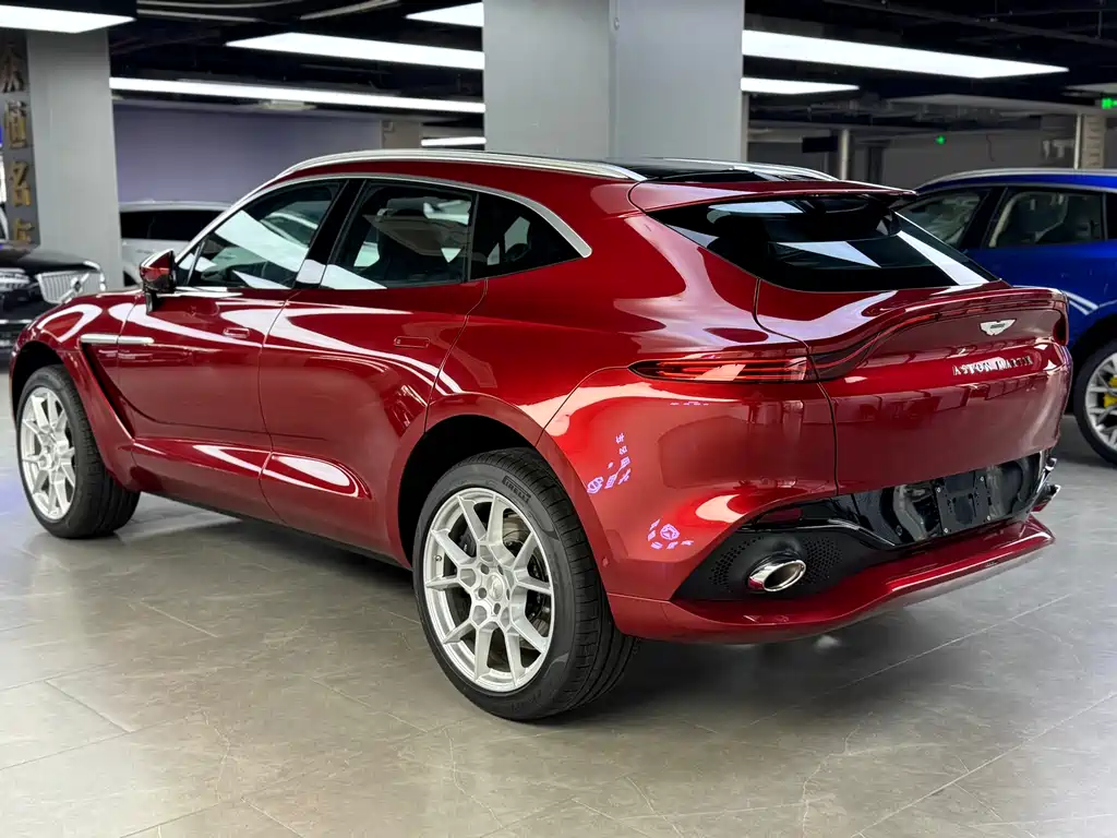 Aston Martin DBX 2024 4.0T V8 купить на сайте DeffCars