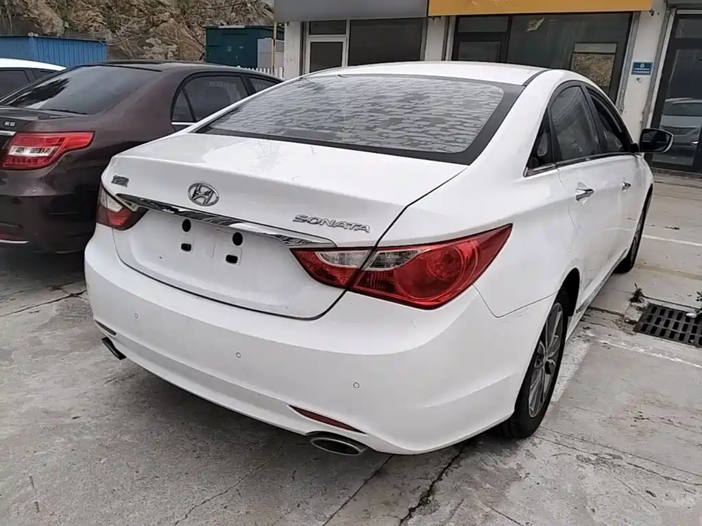 Sonata 2015 Classic 2.0L Automatic Deluxe Edition купить на сайте DeffCars