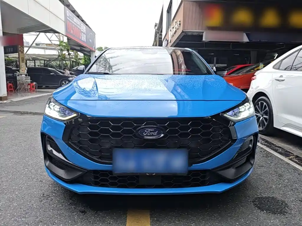 Focus 2022 Hatchback EcoBoost 180 Automatic ST Line купить на сайте DeffCars