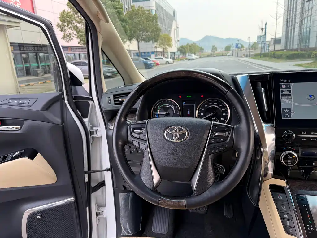 Wilfa 2021 Crown Dual Engine 2.5L HV Premium Edition купить на сайте DeffCars