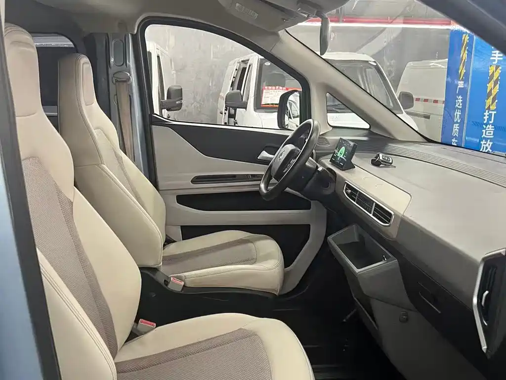 Cross Starlight EV 2025 350km luxury version 9 seats 50.23kWh купить на сайте DeffCars