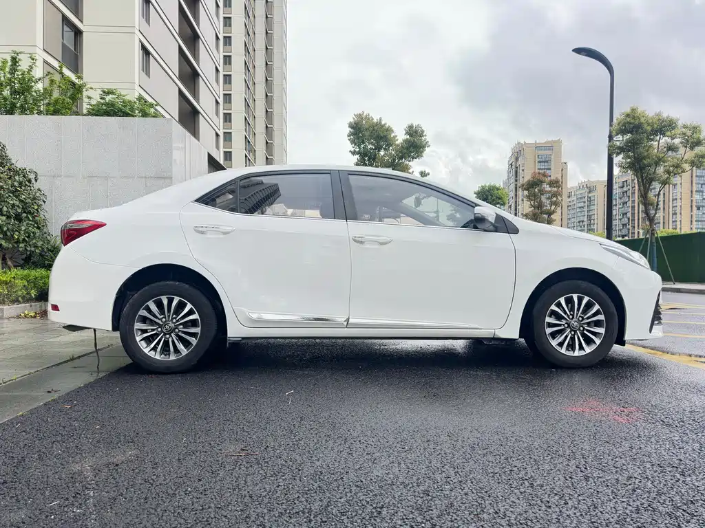 Corolla 2017 facelift 1.2T S-CVT GL-i купить на сайте DeffCars