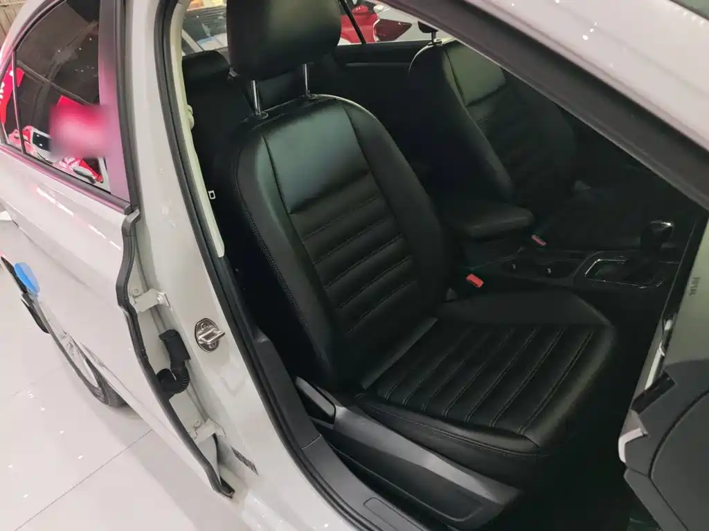 Bora 2021 1.5L Automatic Fashion Zhi Lian Edition купить на сайте DeffCars