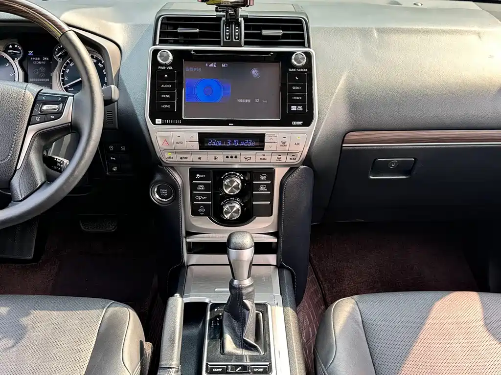 Prado 2018 3.5L automatic VX NAVI rear mounted spare tire купить на сайте DeffCars