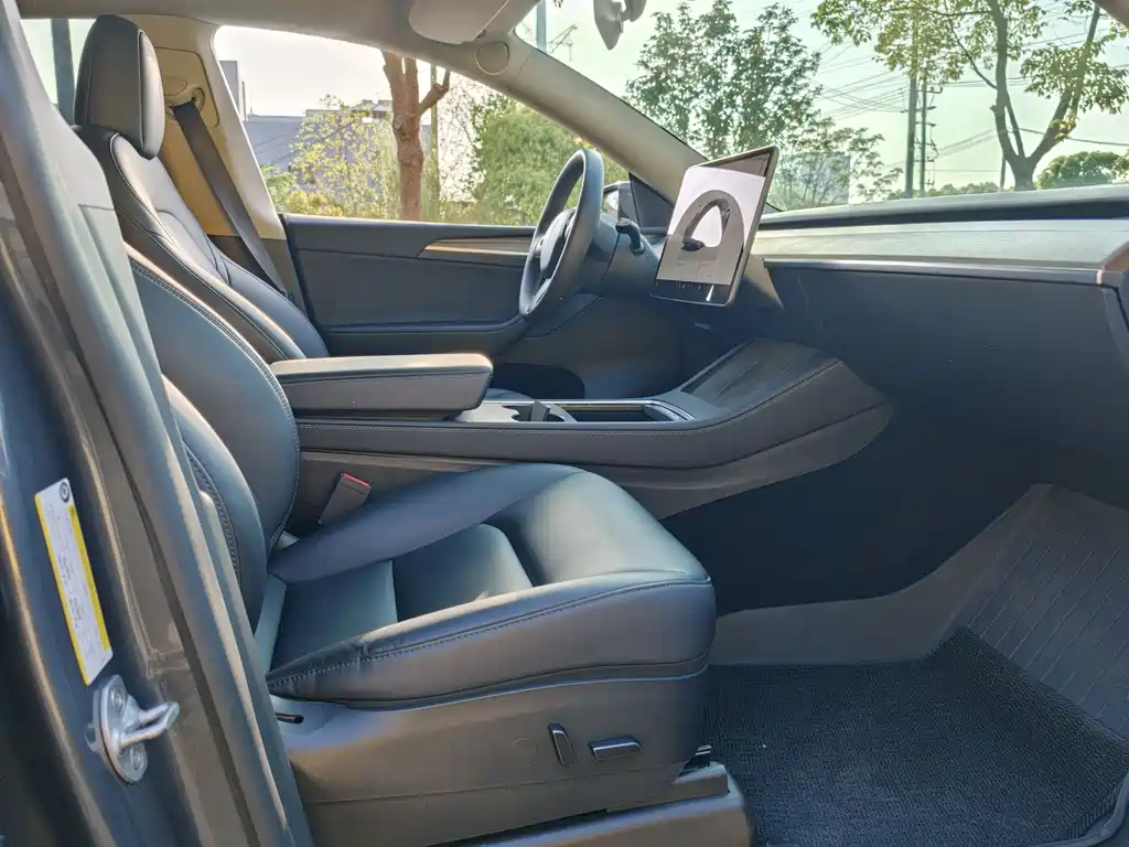 Model Y 2022 rear-wheel drive version купить на сайте DeffCars