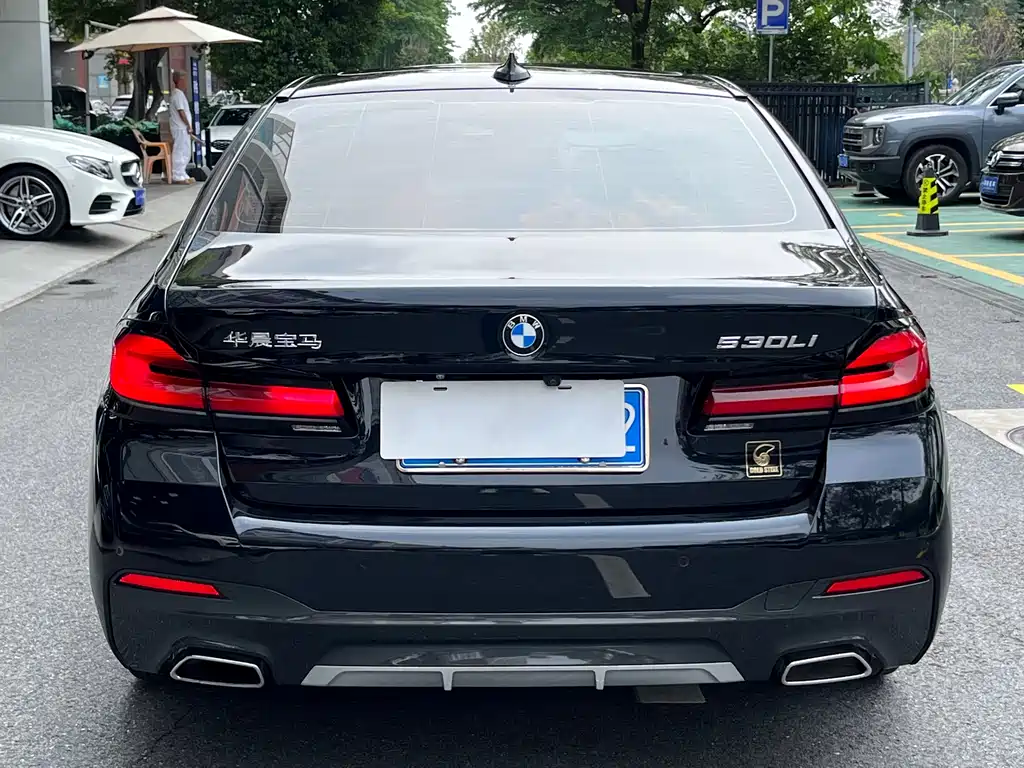 BMW 5 Series 2022 Facelift 2 530Li Exclusive M Sports Package купить на сайте DeffCars