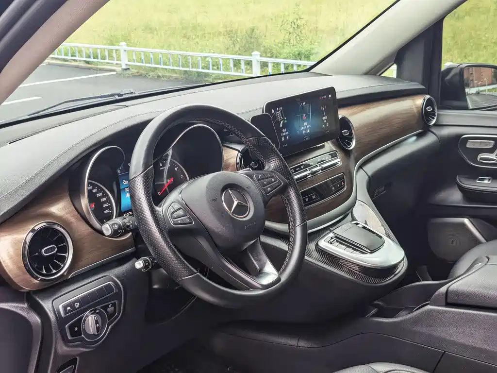 Mercedes-Benz V-Class 2020 V 260 Premium Edition купить на сайте DeffCars