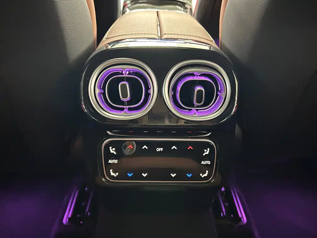 Mercedes-Benz GLC 2024 facelift GLC 260 L 4MATIC luxury model 5 seats купить на сайте DeffCars