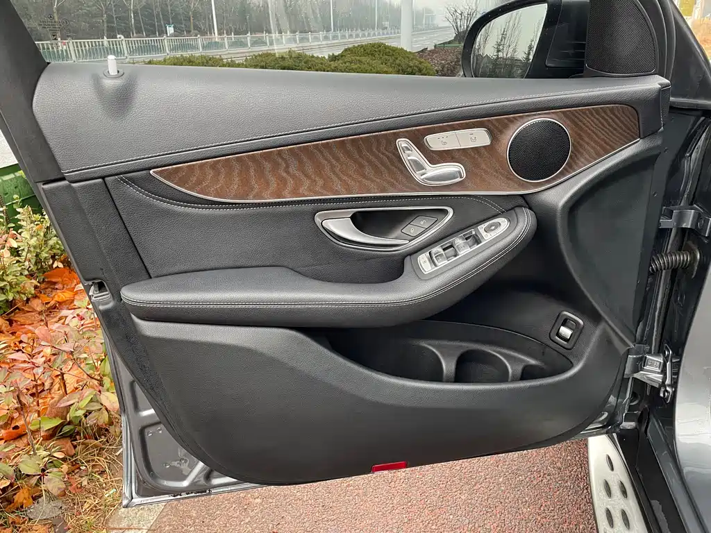 Mercedes-Benz GLC 2020 GLC 260 L 4MATIC luxury model купить на сайте DeffCars