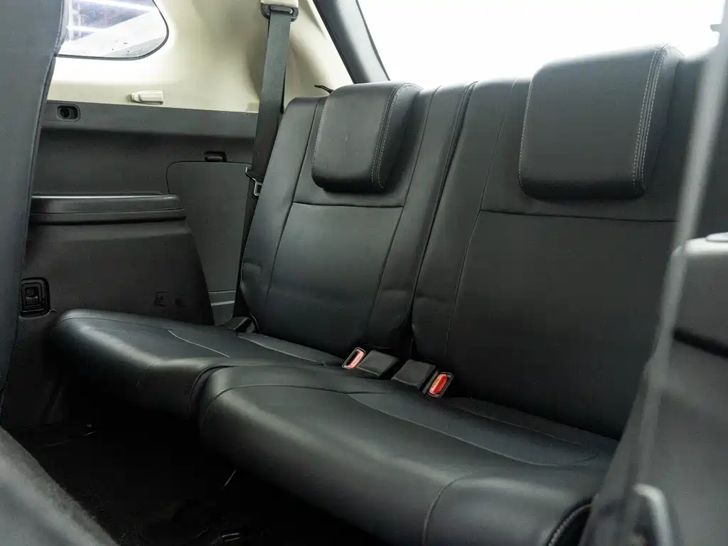 Outlander 2019 2.4L four-wheel drive exclusive version, 7 seats, National VI купить на сайте DeffCars