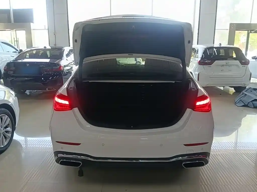 Mercedes-Benz C-Class 2024 C 200 L Sports Edition купить на сайте DeffCars