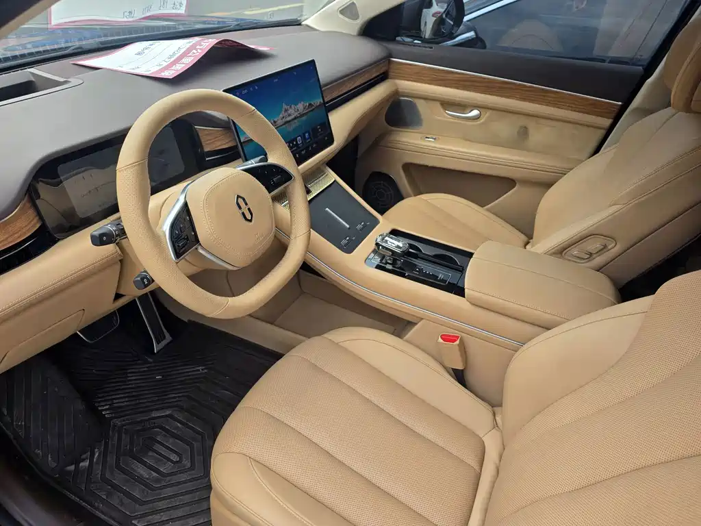 Aito M7 2024 1.5T 4WD Ultra Edition 6-seater купить на сайте DeffCars
