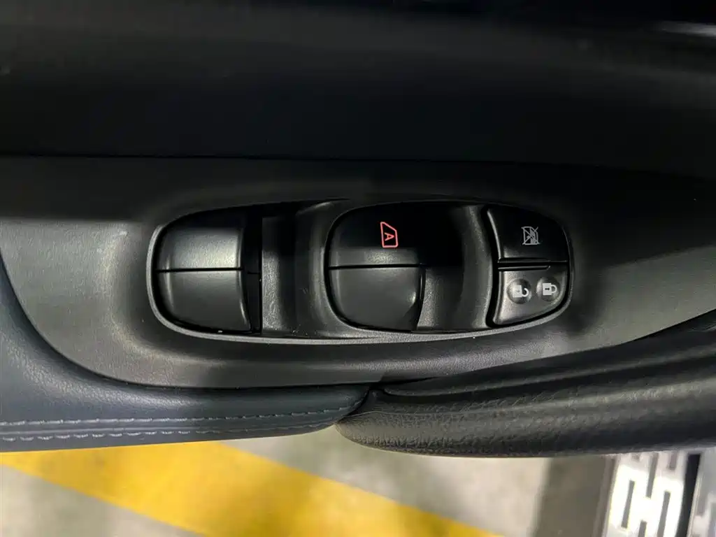 Qashqai 2025 Honor 2.0L CVT XV+ Leading Edition купить на сайте DeffCars