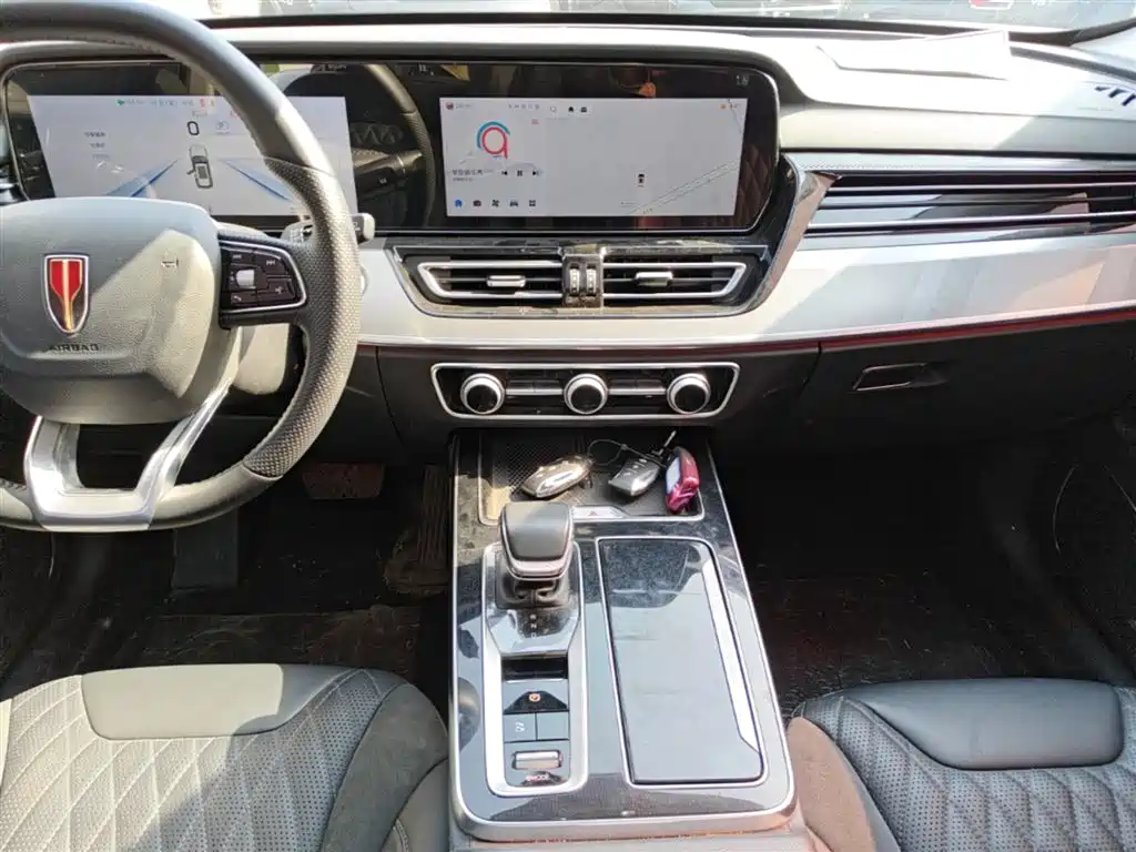 Hongqi HS5 2023 2.0T Qixiang Pro version купить на сайте DeffCars