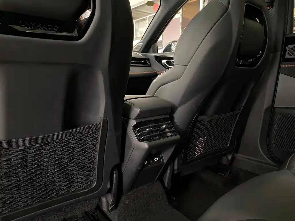 Lynk & Co 03 2023 2.0TD DCT Halo купить на сайте DeffCars
