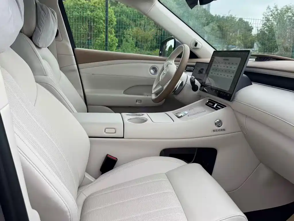 Lantu FREE 2025 FREE+ four-wheel drive Qiankun version купить на сайте DeffCars