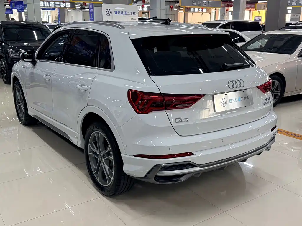 Audi Q3 2023 35 TFSI Fashionable and Dynamic (1.4T) купить на сайте DeffCars