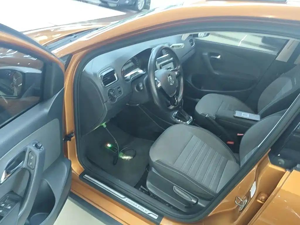 Polo 2016 1.6L Cross Polo automatic купить на сайте DeffCars