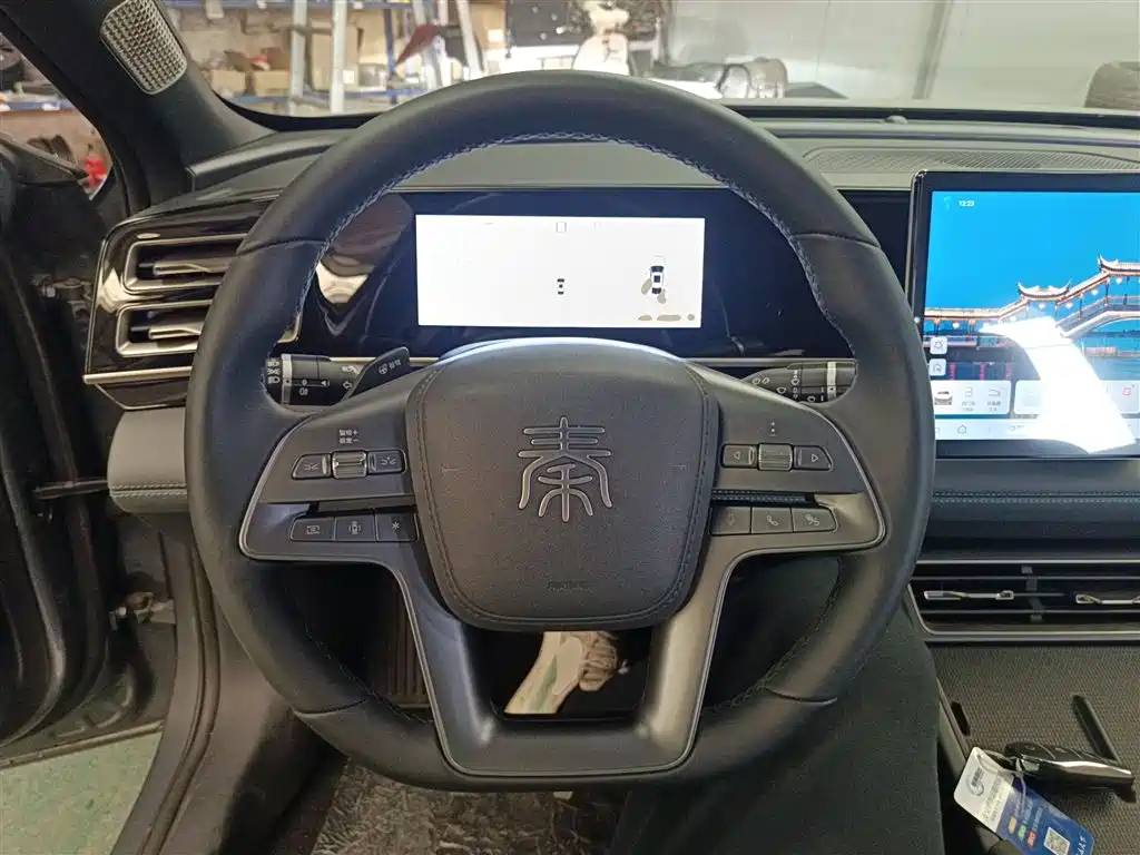 Qin L 2025 DM-i Smart Driving Edition 80KM Transcendent Type купить на сайте DeffCars