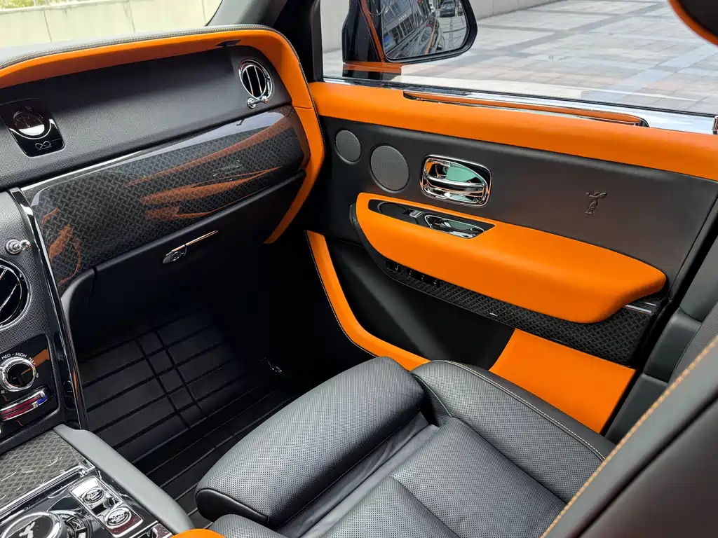 Cullinan 2020 Black Badge купить на сайте DeffCars