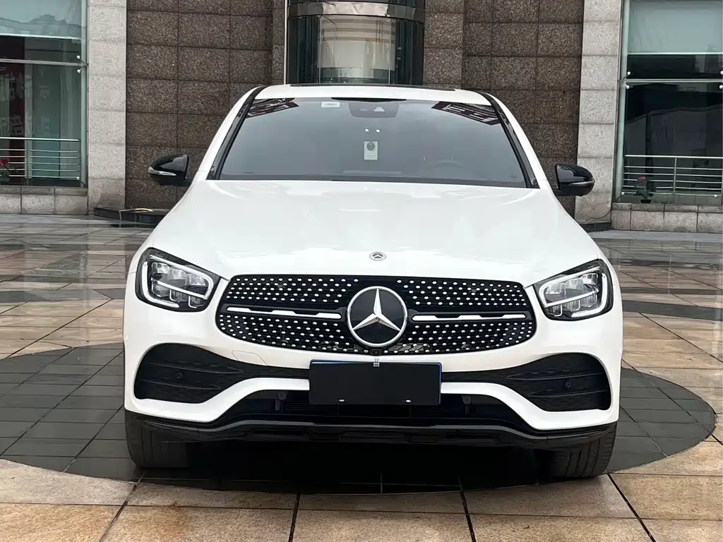 Mercedes-Benz GLC Coupe 2023 GLC 300 4MATIC Coupe SUV купить на сайте DeffCars