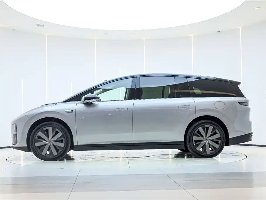 Ideal i8 2025 Standard Edition купить на сайте DeffCars