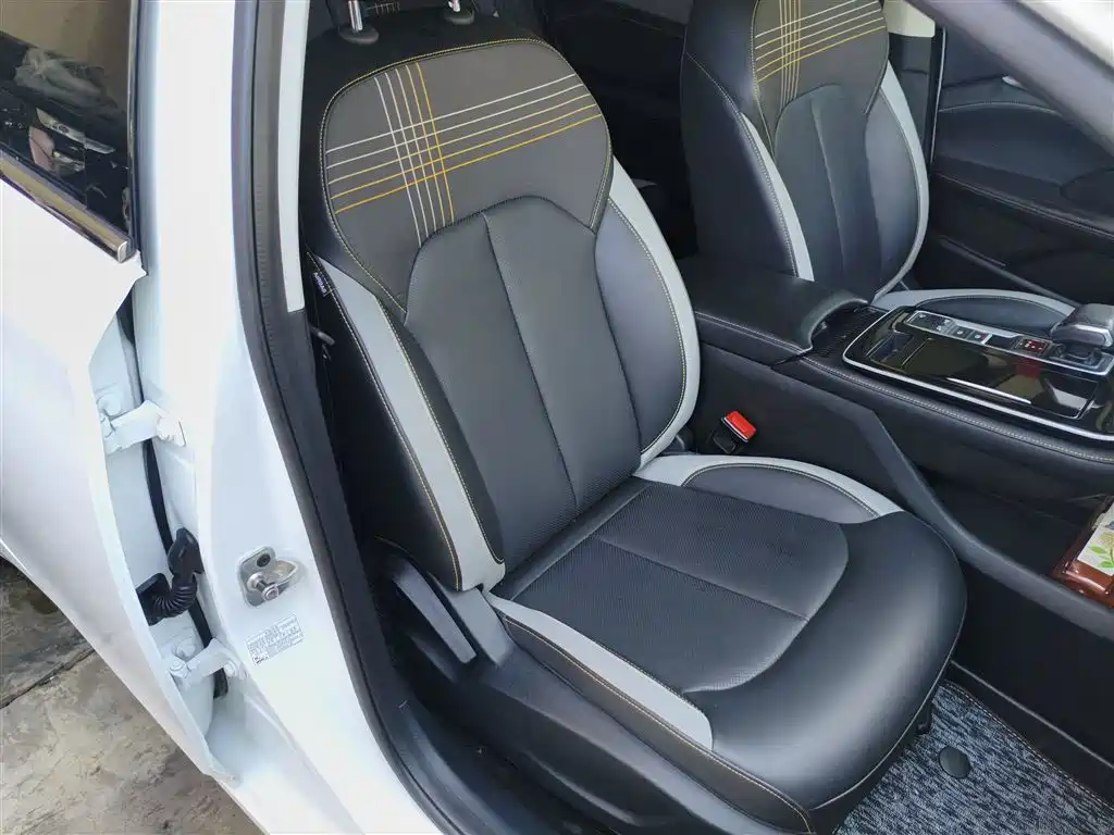 Roewe i6 MAX 2020 300TGI automatic cool canopy version купить на сайте DeffCars