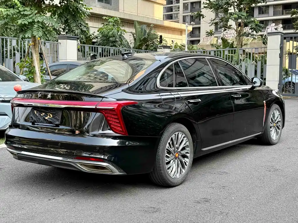 Hongqi H5 2023 2.0T automatic smart connected flag version купить на сайте DeffCars