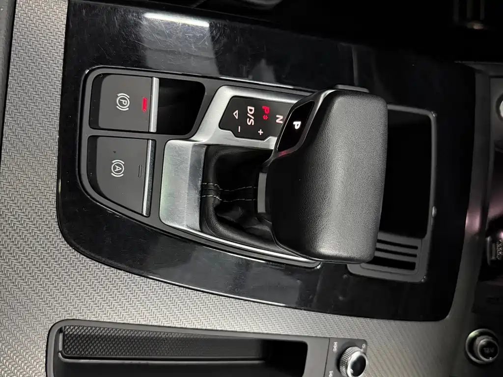 Audi Q5L 2023 40T luxury and dynamic model купить на сайте DeffCars