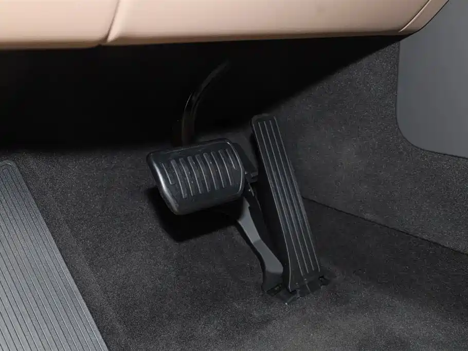 Ideal L8 2025 Max smart refresh version купить на сайте DeffCars