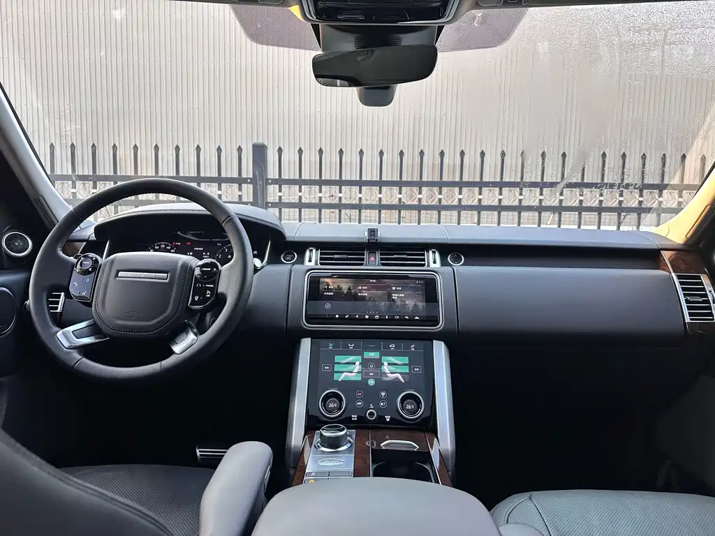 Range Rover 2020 3.0 L6 Legend Extended Edition купить на сайте DeffCars