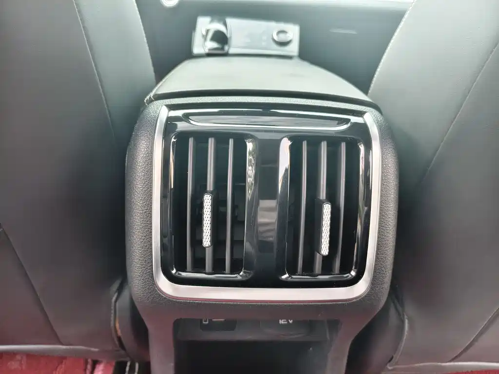 Pentium B70 2021 1.5T automatic exclusive model купить на сайте DeffCars