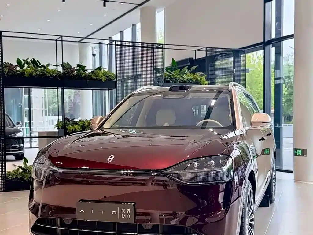 Wenjie M9 2025 extended range Ultra version 52kWh 6-seater version купить на сайте DeffCars