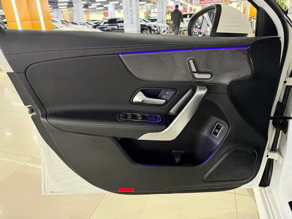 Mercedes-Benz A-Class 2022 Facelift Three A 200 L Sports Sedan Fashionable купить на сайте DeffCars