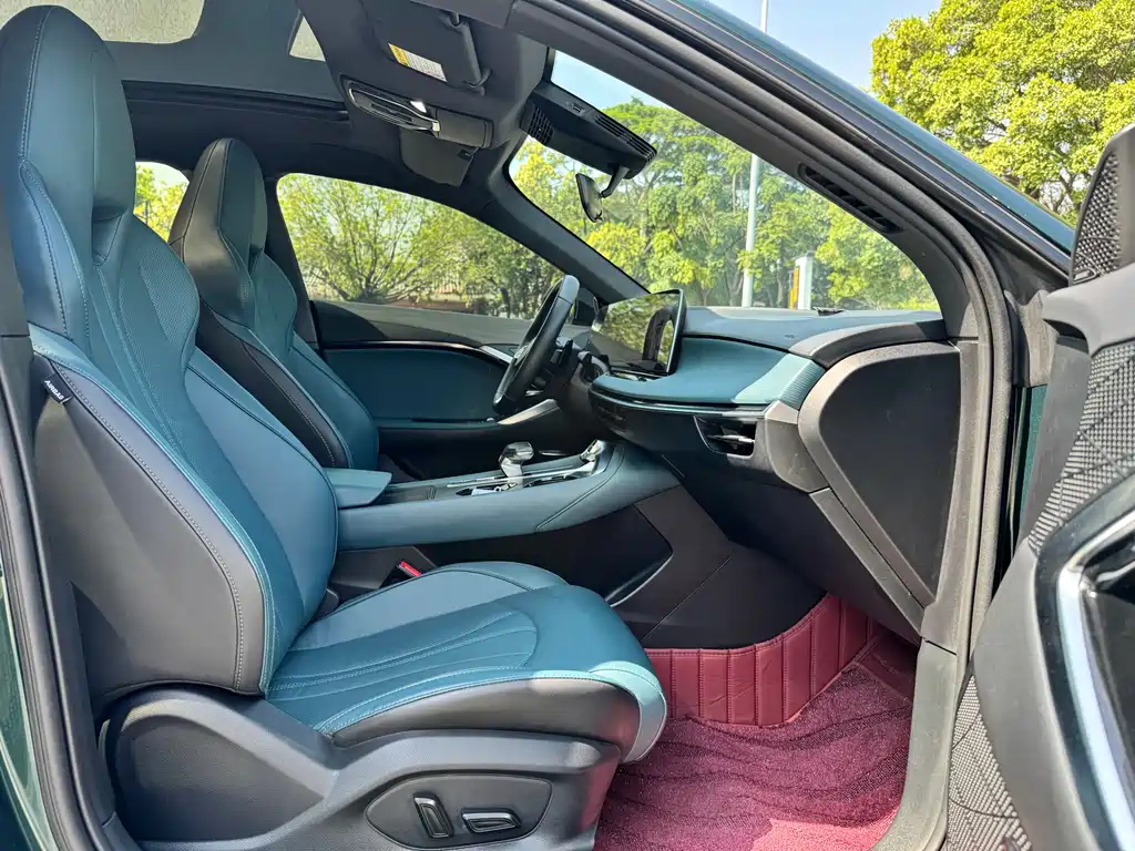 MG7 2023 2.0T Automatic Beauty Hunting Luxury Edition купить на сайте DeffCars