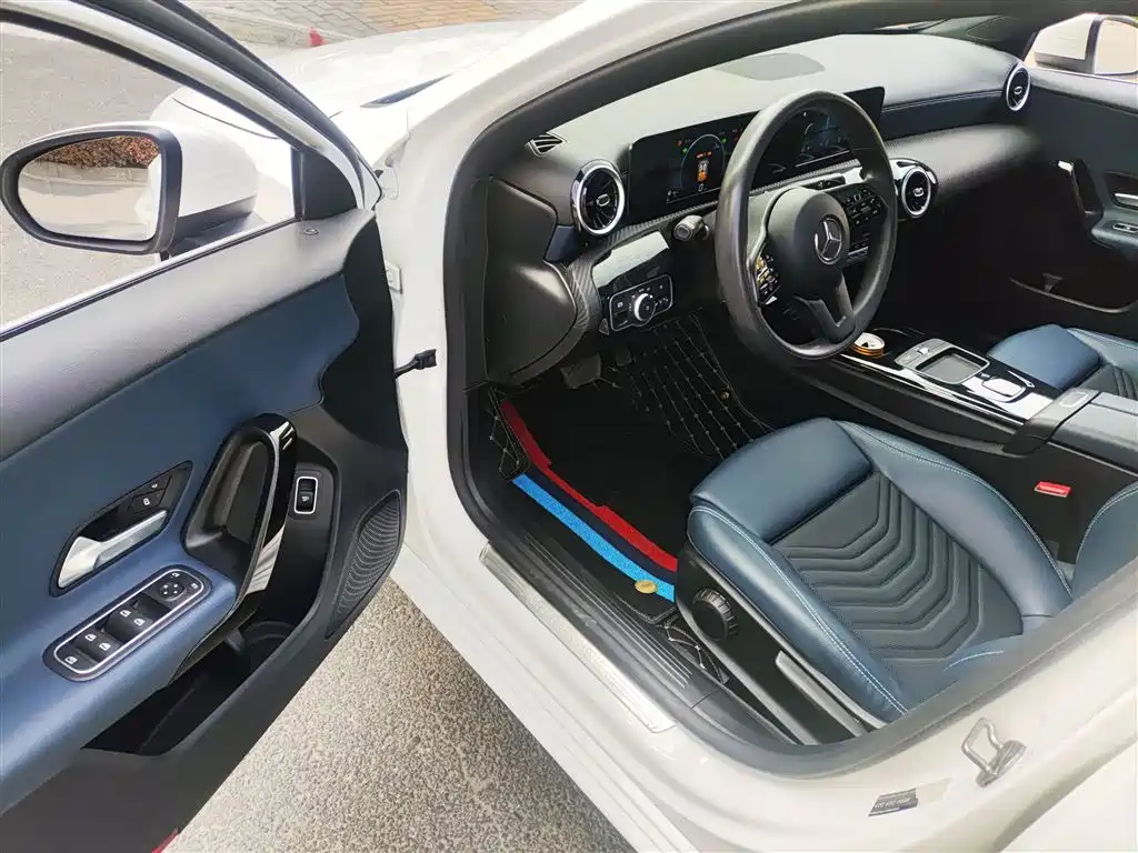 Mercedes-Benz A-Class 2021 A 180 L купить на сайте DeffCars