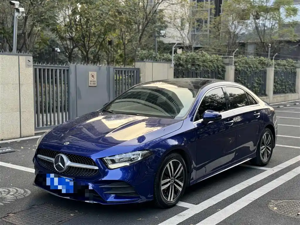 Mercedes-Benz A-Class 2020 facelift A 180 L sports sedan купить на сайте DeffCars
