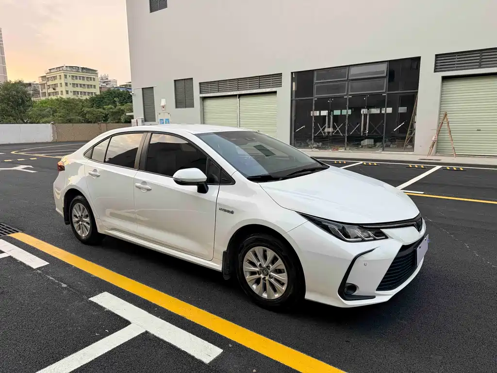 Corolla 2022 Dual Engine 1.8L E-CVT Pioneer Edition купить на сайте DeffCars