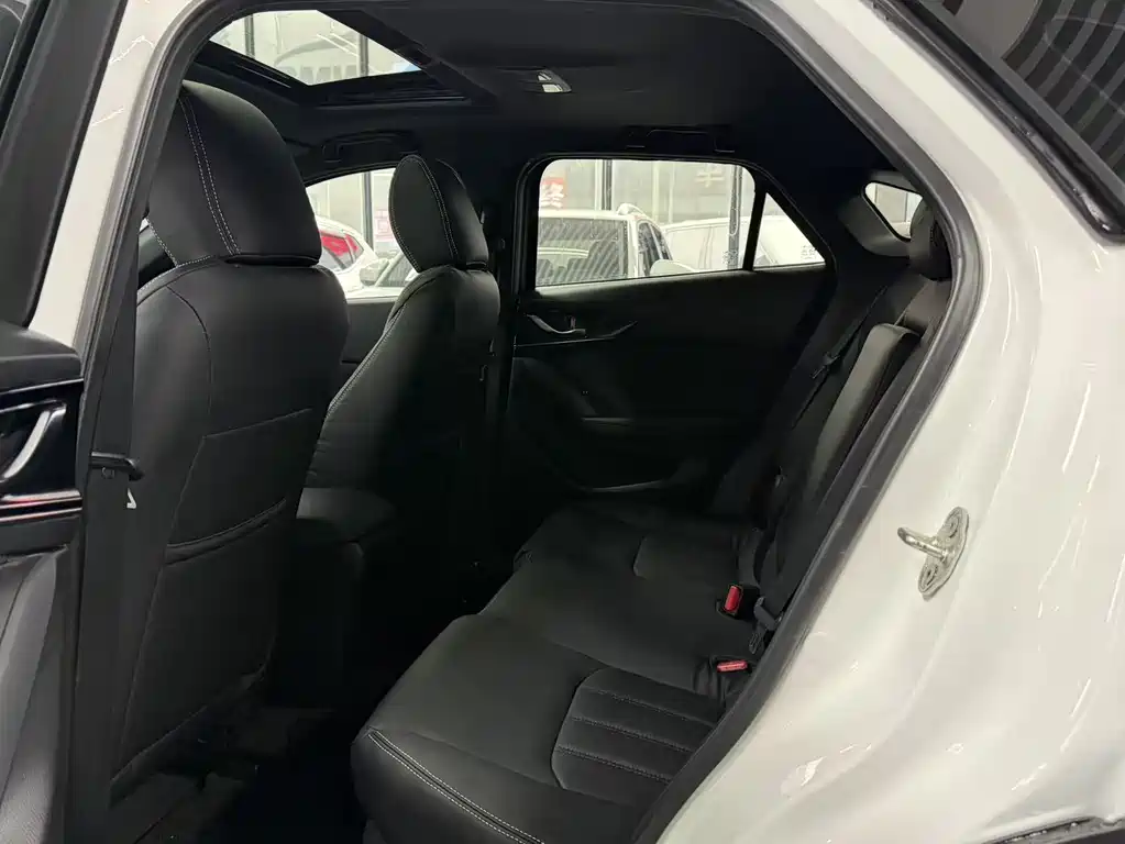 Mazda CX-4 2021 2.0L automatic two-wheel drive Blue Sky Vitality Edition купить на сайте DeffCars
