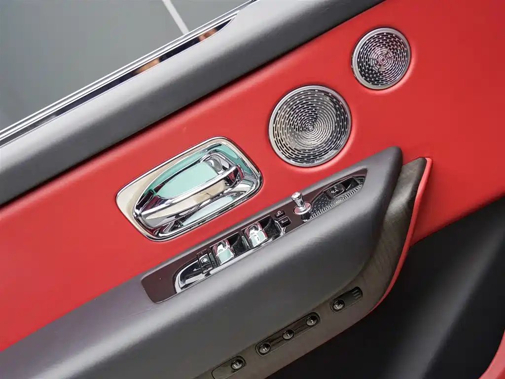 Cullinan 2018 four-seat version купить на сайте DeffCars