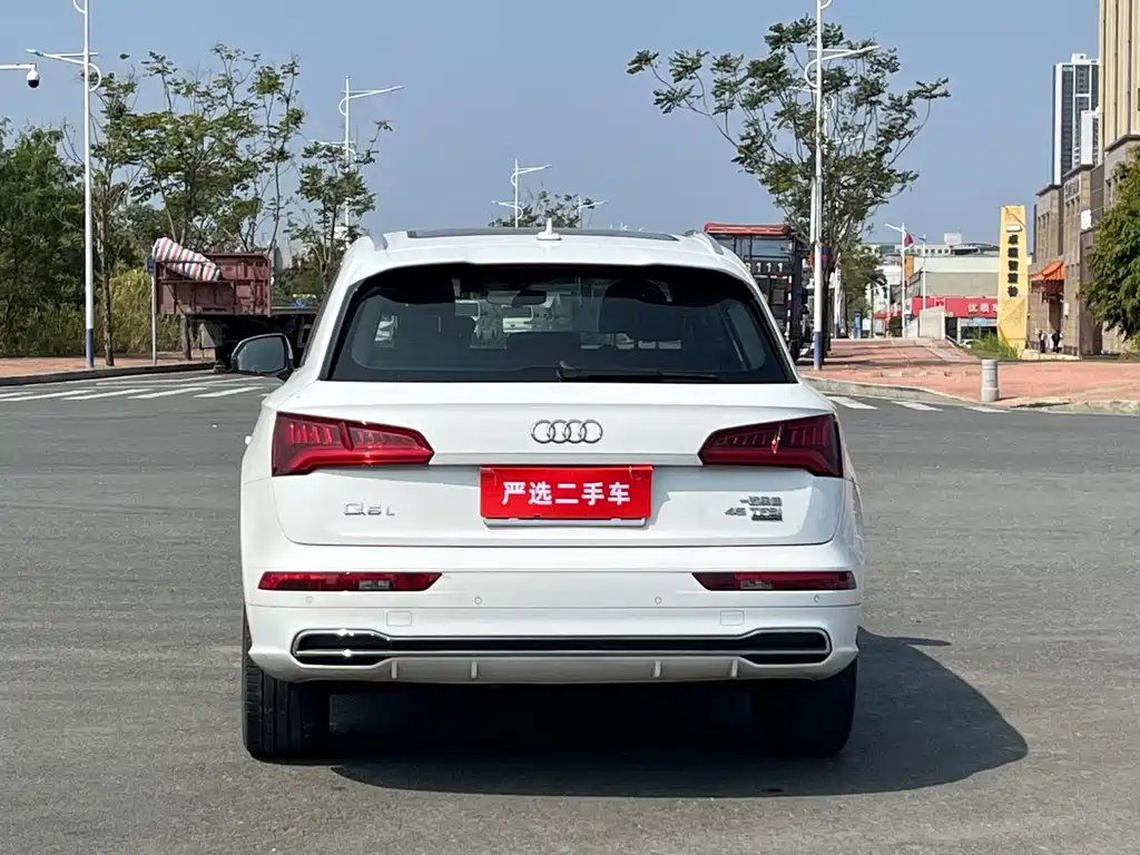 Audi Q5L 2018 45 TFSI Exclusive Fashion Model National VI купить на сайте DeffCars