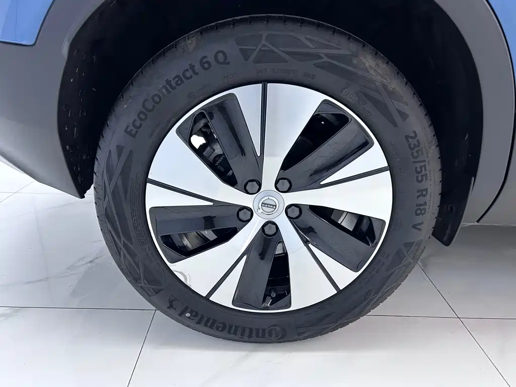 Volvo XC40 2024 B3 Zhiyuan Luxury Edition купить на сайте DeffCars