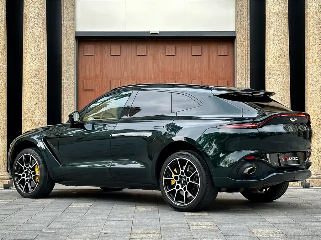 Aston Martin DBX 2020 4.0T V8 купить на сайте DeffCars