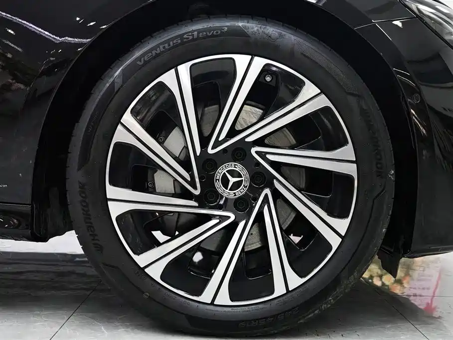 Mercedes-Benz E-Class 2024 E 300 L Luxury Model купить на сайте DeffCars