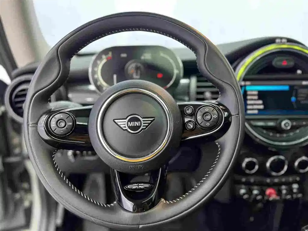 MINI 2021 1.5T COOPER Artist купить на сайте DeffCars