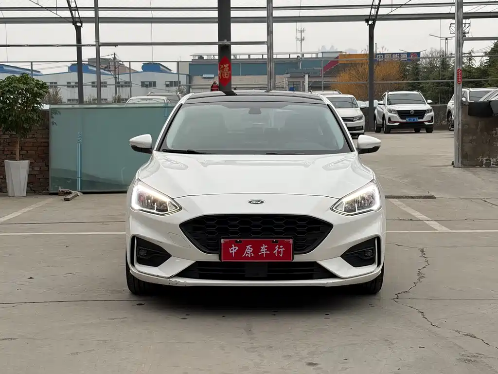 Focus 2020 Hatchback EcoBoost 180 Automatic NeochaEDGE купить на сайте DeffCars