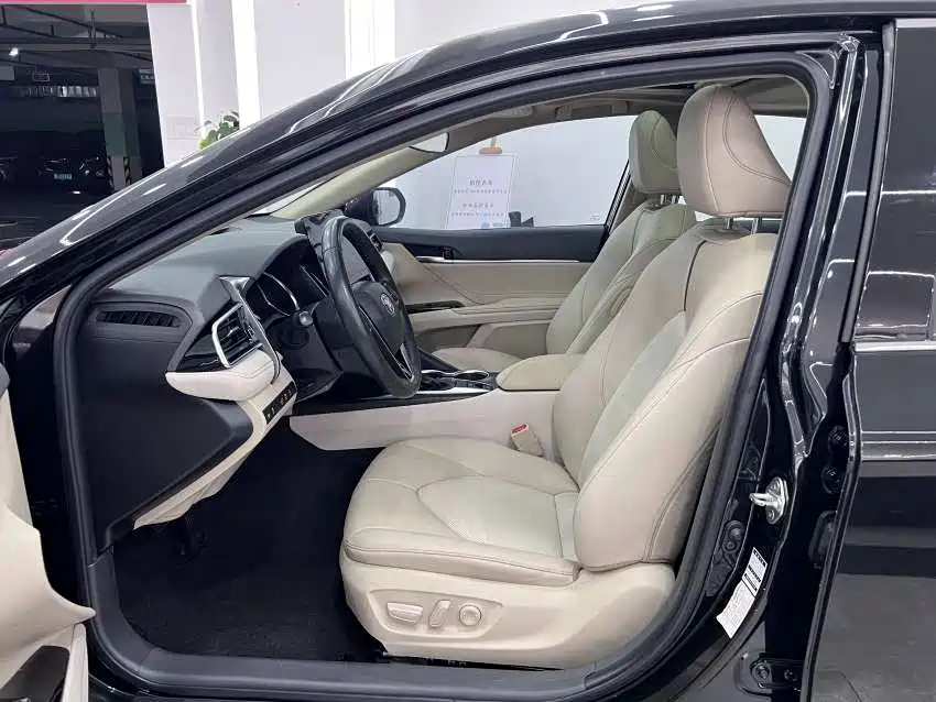 Camry 2021 2.0G Deluxe Edition купить на сайте DeffCars