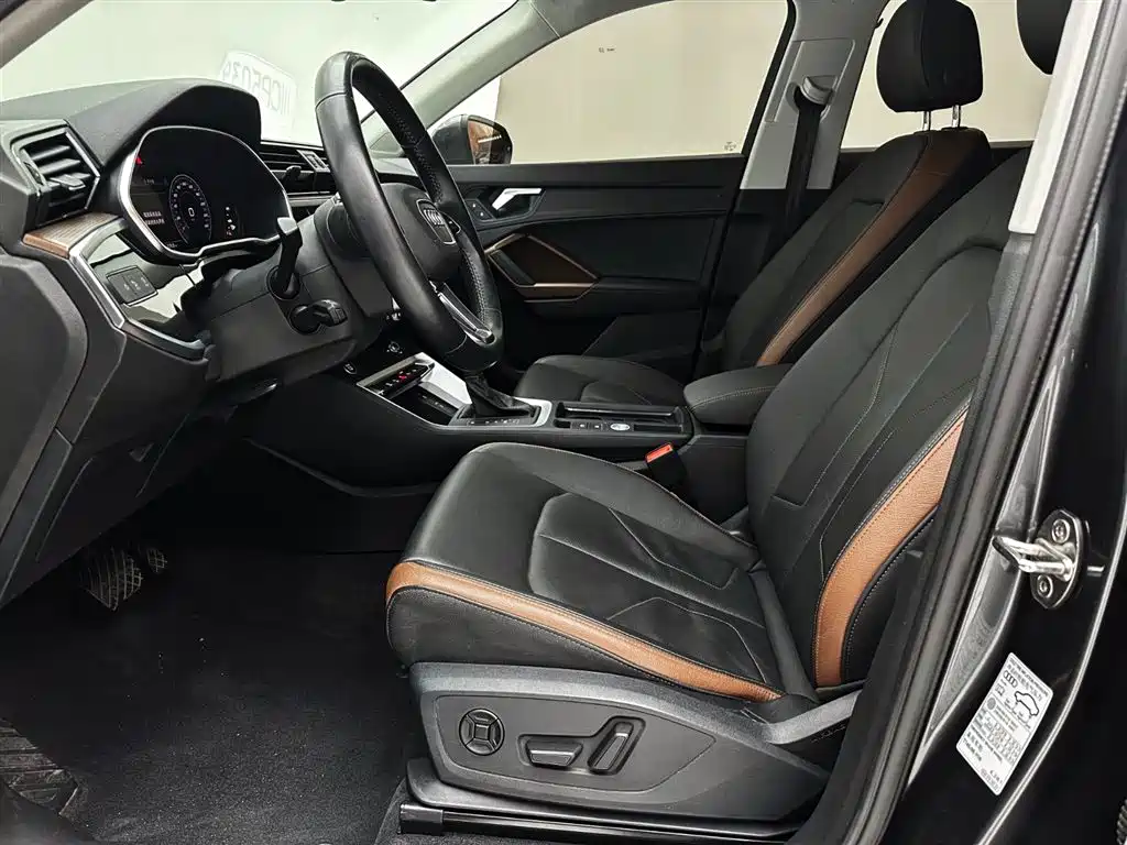 Audi Q3 2022 35 TFSI Fashionable and Elegant купить на сайте DeffCars
